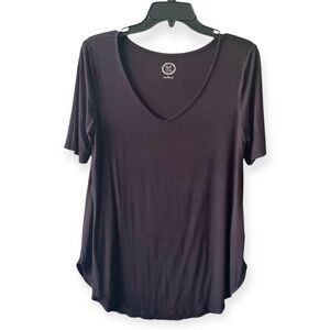 Maurices Black Short Sleeve V-Neck Tee